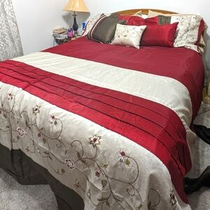 Red, cream, brown Madison Park Duvet cover, 2 shams, and 3 decorative pillows